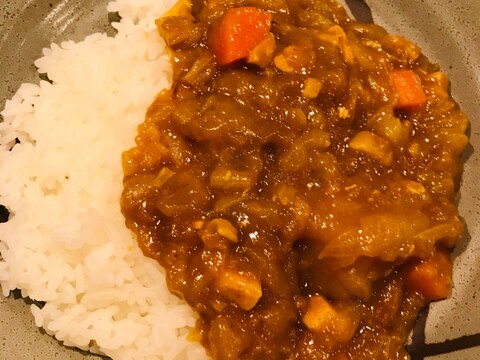 Staubで作る　無水りんごカレー